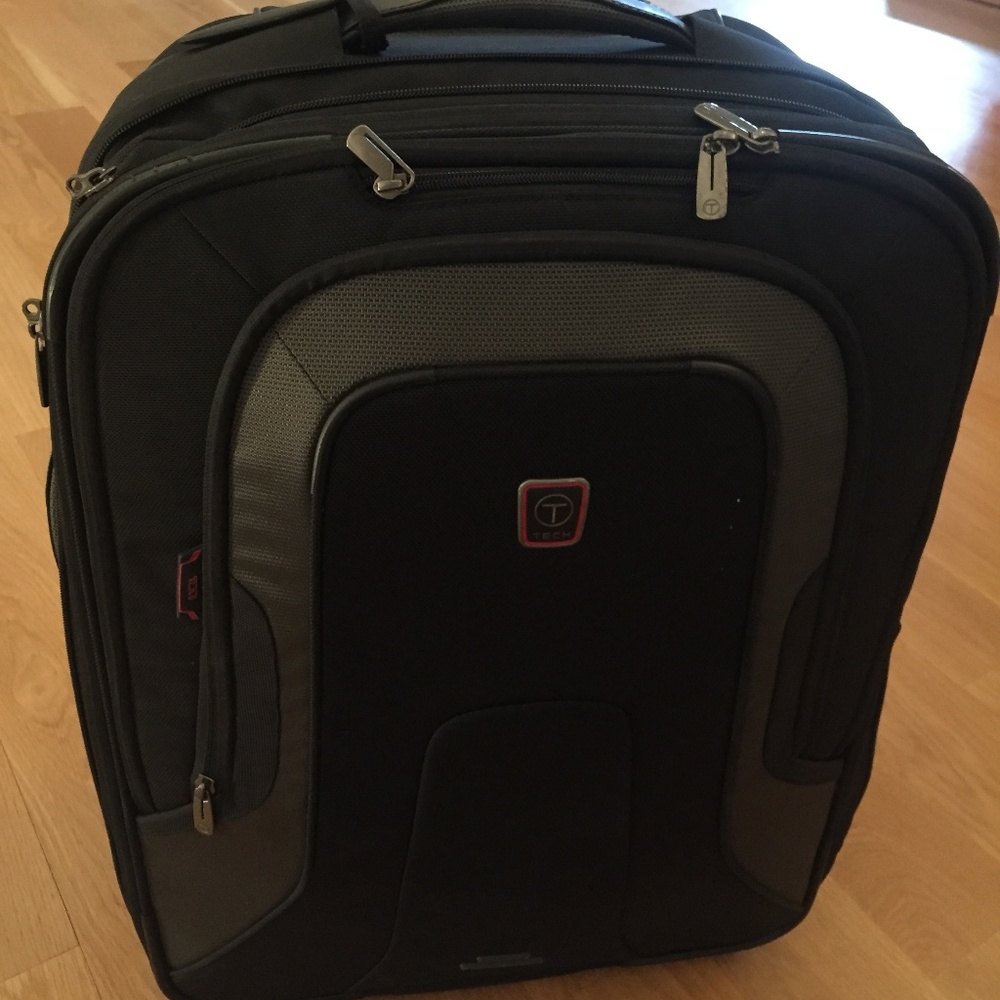 COPY - Tumi T-Tech 2-Wheeled Black Suitcase - LIKE NEW!